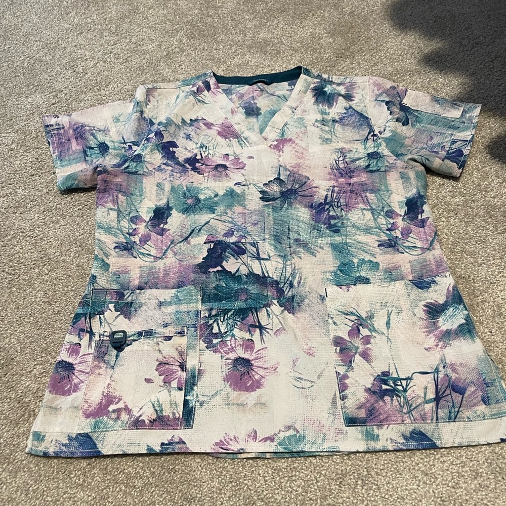 Carhartt scrub top